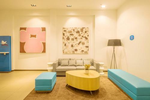 Hotel Hanting Express Shanghai Maoming Road