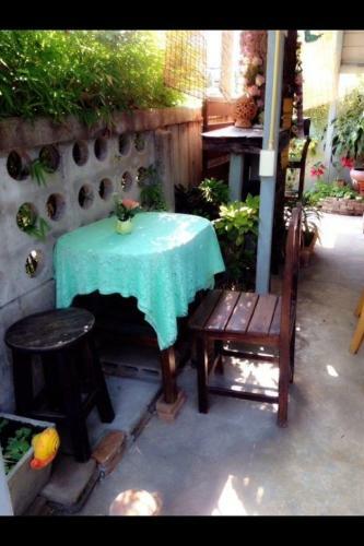 Hostal Coffee In Narrow Guesthouse