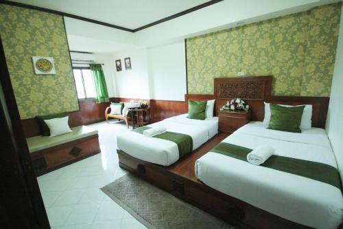 Hostal Thana Hotel & Guest House