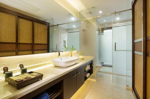 Hotel Yalong Bay Villas & Spa