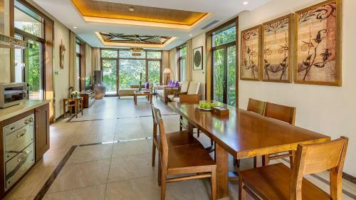 Hotel Yalong Bay Villas & Spa