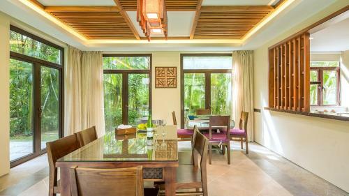 Hotel Yalong Bay Villas & Spa