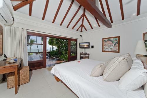 Bangrak Beachfront Villa