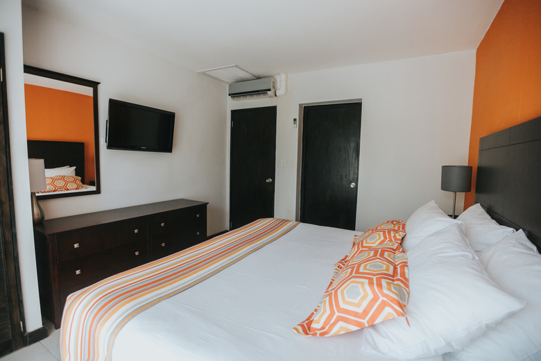 Hotel Talk Of The Town Beach Club
