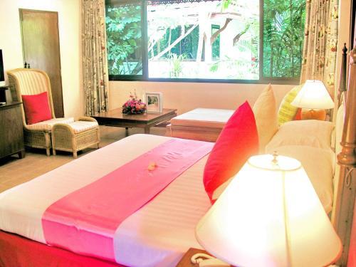 Hotel White House Beach Resort And Spa