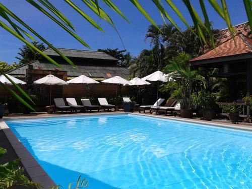Hotel White House Beach Resort And Spa