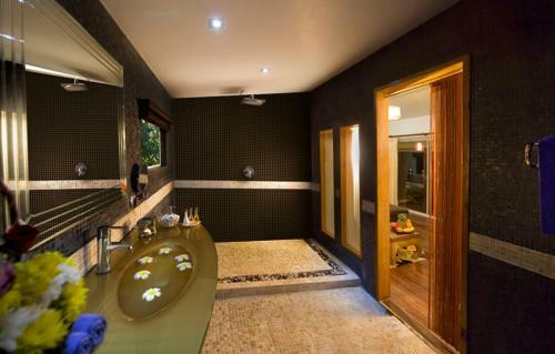 Hotel Paradise Island Estate