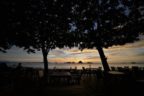 Hotel Tup Kaek Sunset Beach Resort-sha Plus