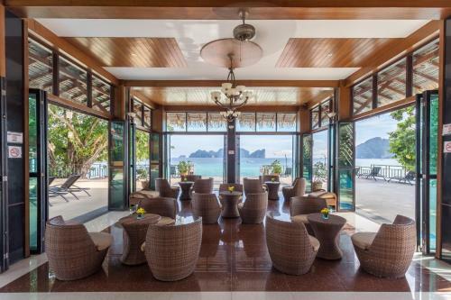 Hotel Phi Phi Long Beach Resort & Villa