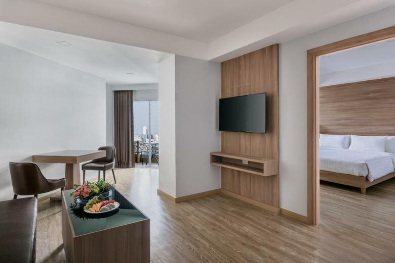 Hotel Adelphi Grande Sukhumvit By Compass Hospitality