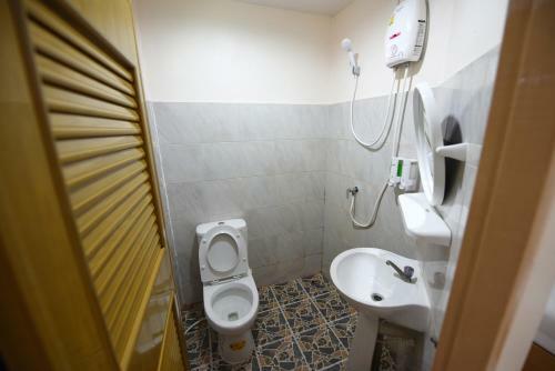Hostal B Place Guesthouse