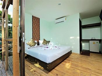 Phi Phi Sea Sky Resort