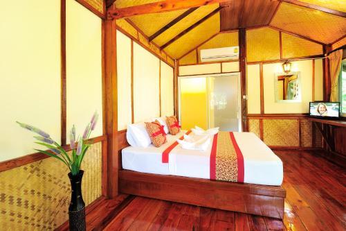 Hotel Phuphaya Seaview Resort