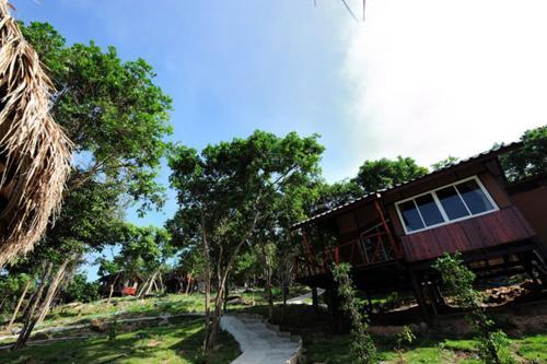 Hotel Phuphaya Seaview Resort