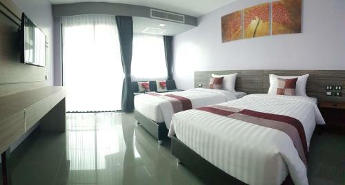 Hotel Lakkhana Poolside Resort