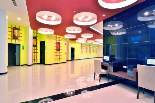 Hotel Lakkhana Poolside Resort