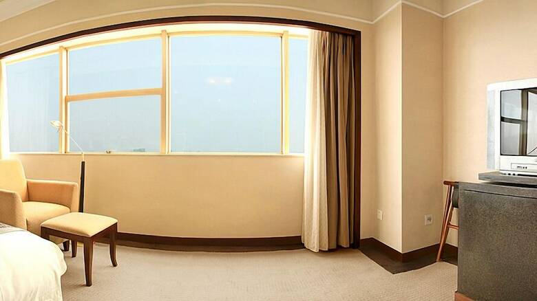 Howard Johnson Ginwa Plaza Hotel