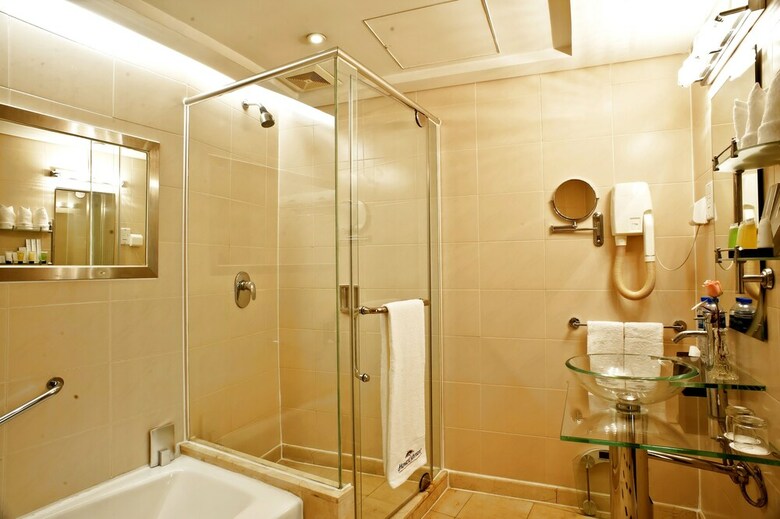 Howard Johnson Ginwa Plaza Hotel
