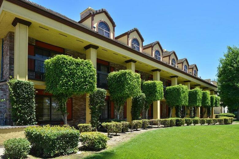 Hotel Best Western Raffles Inn & Suites