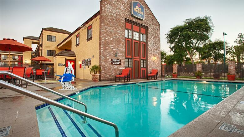 Hotel Best Western Raffles Inn & Suites