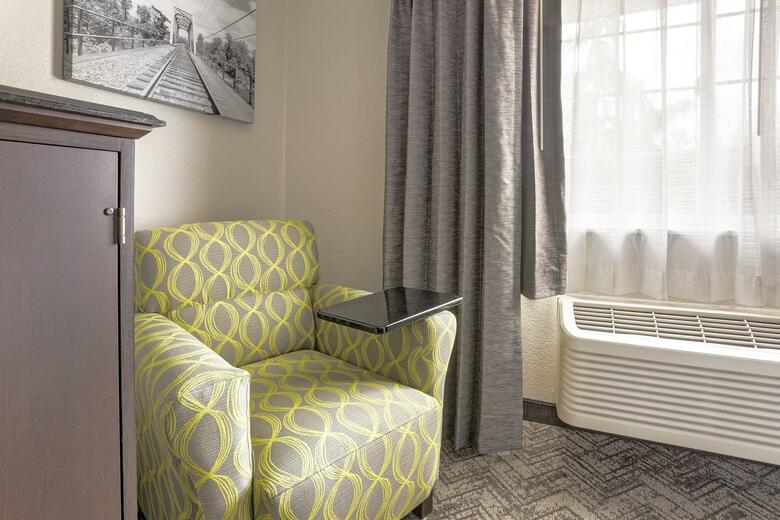 Hotel Comfort Inn & Suites