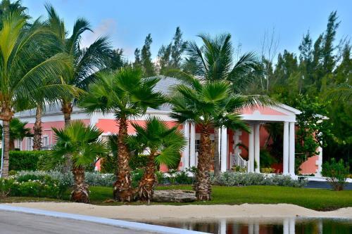 Hotel Sandyport Beach Resort