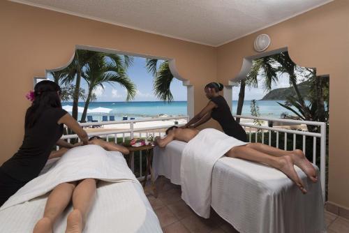 Apartamentos Suites At Divi Little Bay Beach Resort