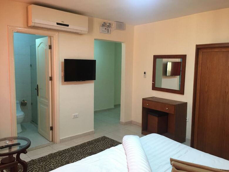 Zaina Plaza Hotel