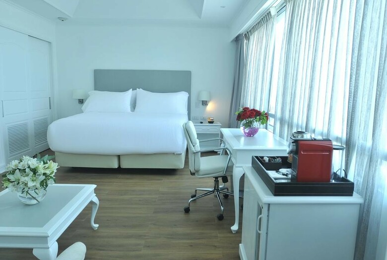 Hotel NH Collection Plaza Santiago