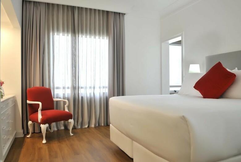 Hotel NH Collection Plaza Santiago