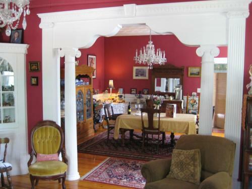 Bed & Breakfast Historic Hill Inn