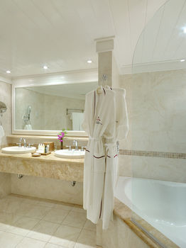 Colony Club By Elegant Hotels