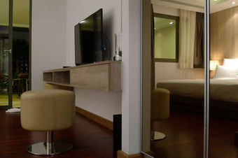 Aparthotel The Nchantra Pool Suite Residences