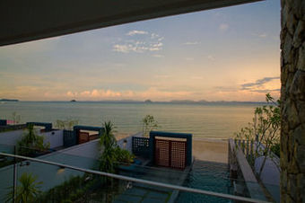 Aparthotel The Nchantra Pool Suite Residences