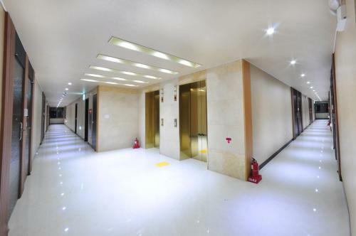Black Sands Hotel
