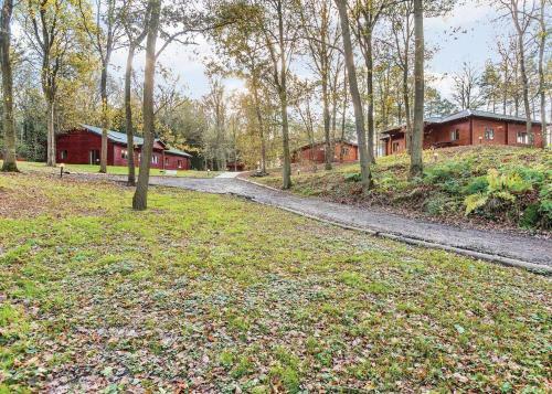 Woodland Park Lodges