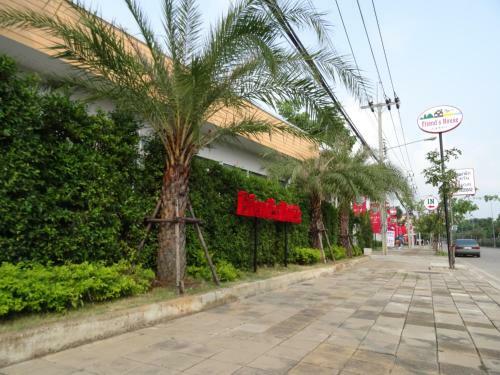 Hotel Friend's House Resort