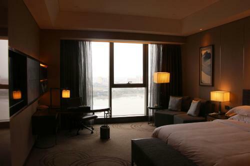 Yancheng Jinying Shangmei Hotel