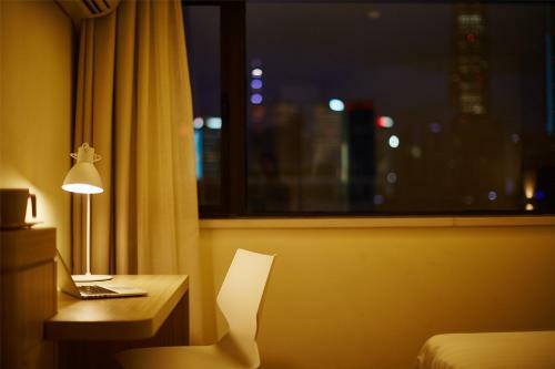 Hotel Hanting Express Yuyao North Xinjian Road