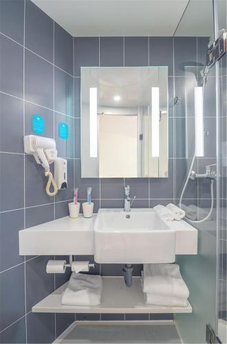 Hotel Hanting Express Yuyao North Xinjian Road