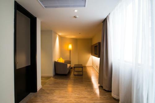 Hotel Home Inn Plus Shanghai Xujiahui