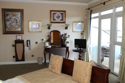 The Little Haven Hotel