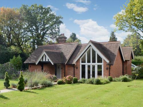Grovelands Lodge