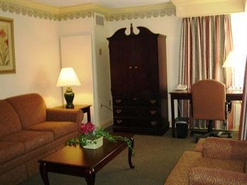 Legacy Hotel And Suites