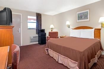 Hotel Howard Johnson - Tampa Airport