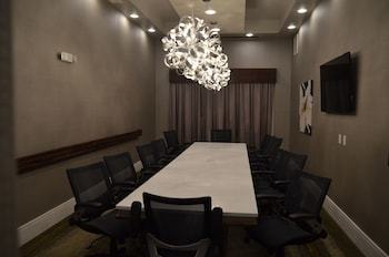 Holiday Inn Express Hotel & Suites Albany