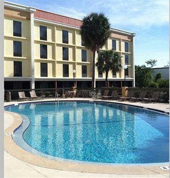 Hotel Comfort Inn & Suites