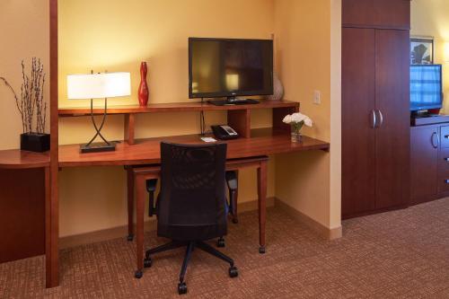 Hotel Courtyard By Marriott Evansville East