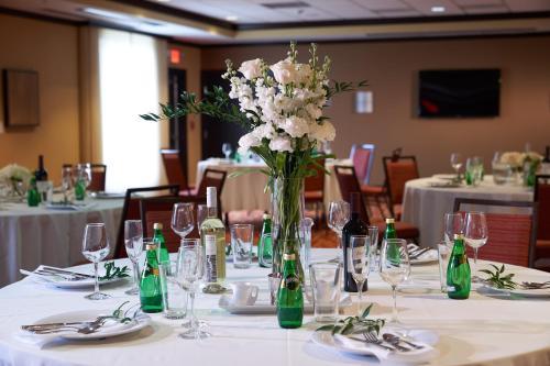 Hotel Courtyard By Marriott Evansville East