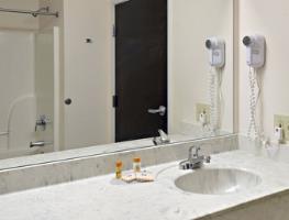 Hotel Howard Johnson Express Inn / Airport